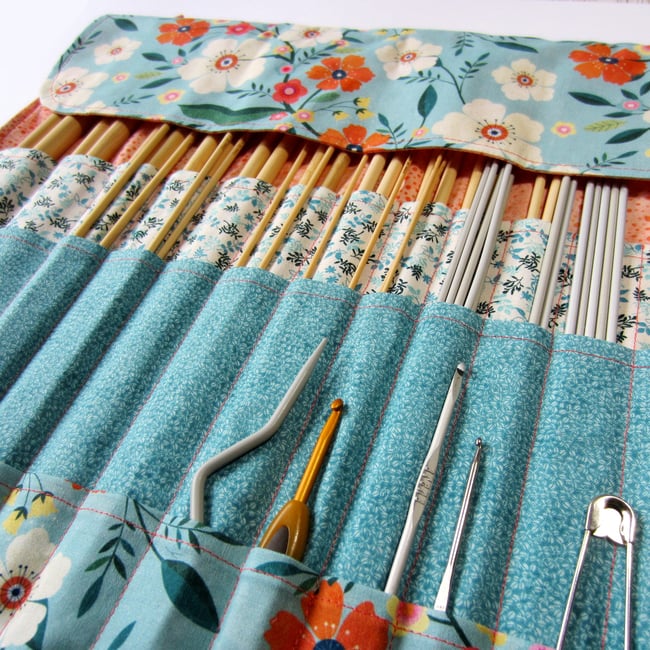 MAX, l'étui pour ranger des aiguilles à tricoter droites