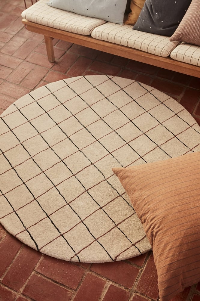 Image of Circle Rug Offwhite Grid by OYOY