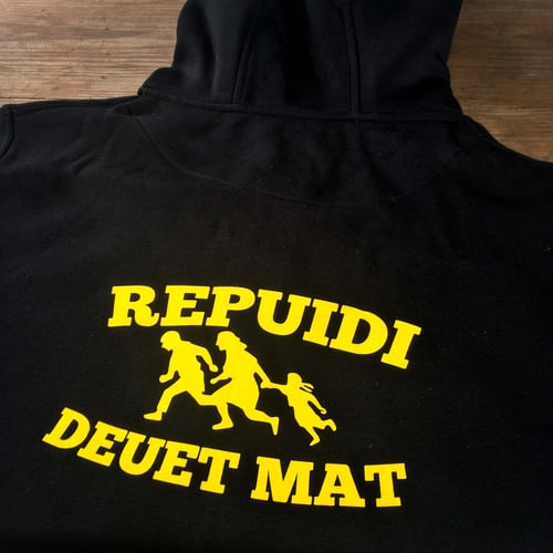 Image of Sweat noir "Repuidi deuet mat = Refugees Welcome"