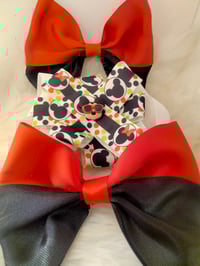 Image 2 of Mickey 3 piece Bundle Bow Gift Set
