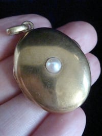 Image 3 of VICTORIAN 15CT YELLOW GOLD LARGE PEARL LOCKET HIDDEN COMPARTMENT 7.4G ORIGINAL GLASS