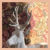Grand cerf couché 