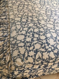 Image 2 of Linge ancien couvre lit grosses fleurs