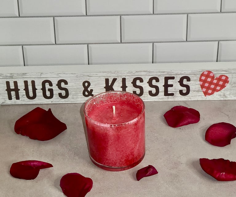 Exclusive Signature Love & Kisses Candles Image 3