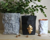 Image 1 of Golden oak leaf design washable paper baskets