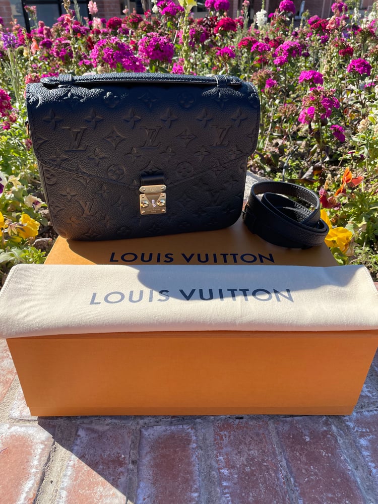 Louis Vuitton Pochette Metis Adjustable Strap Empreinte Leather Black  1351571