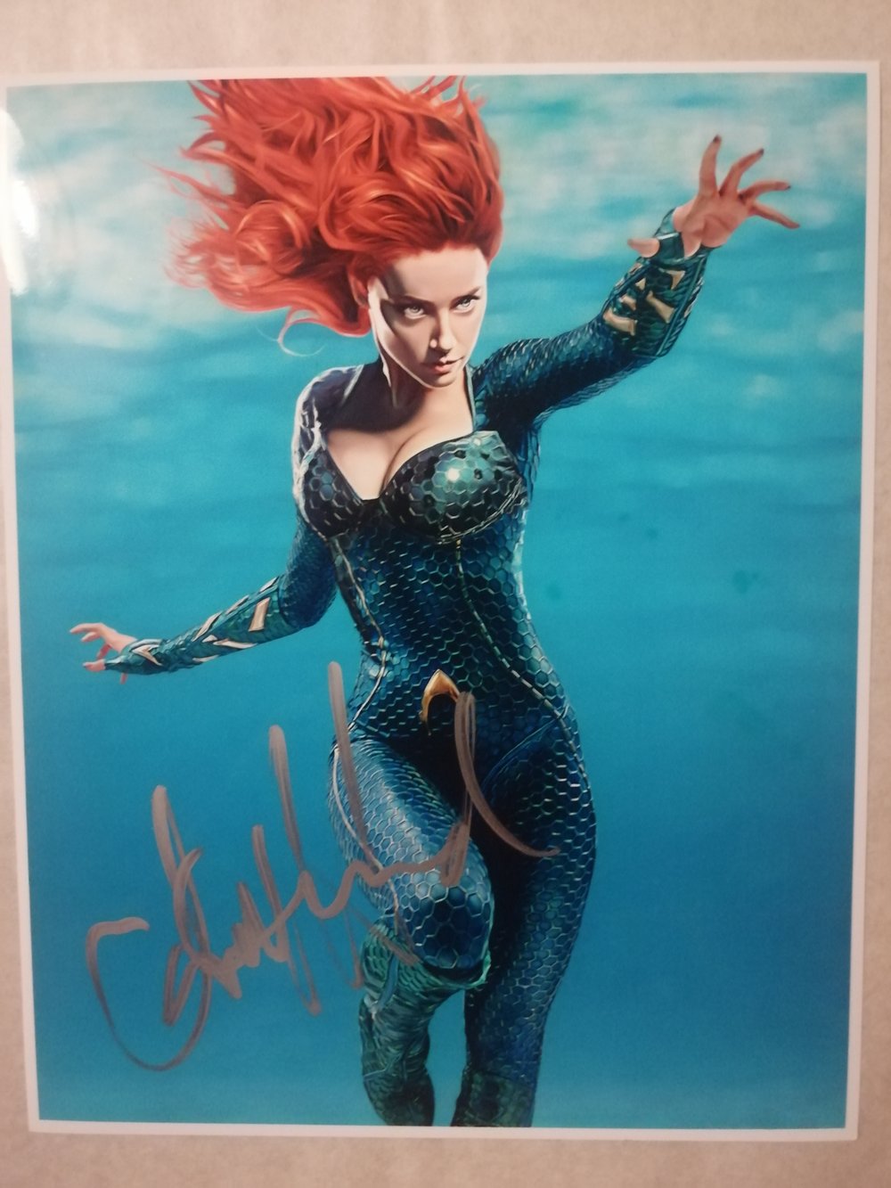 Aquaman Mera Signed by Amber Heard 10x8