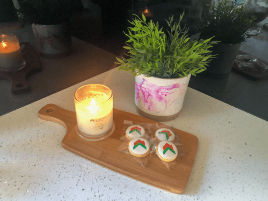 15 or 24 Pre Cut Cupcake/Cookie Edible Toppers / Birthdays / Hen's Party / Photos / Business Logos 