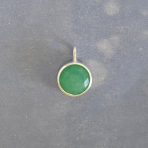 Image of Chrysoprase round cut silver necklace