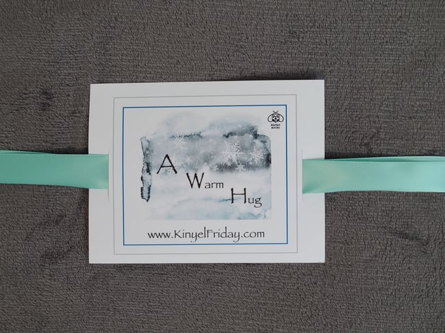 "A warm hug" Fleece Throw Blanket