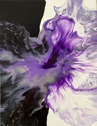 Black/white/purple Dutch pour