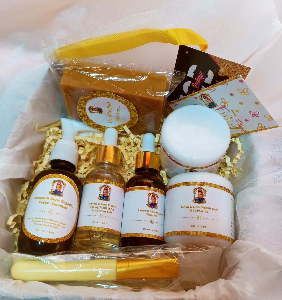 Renew & Glow Kit Milia Online Boutique