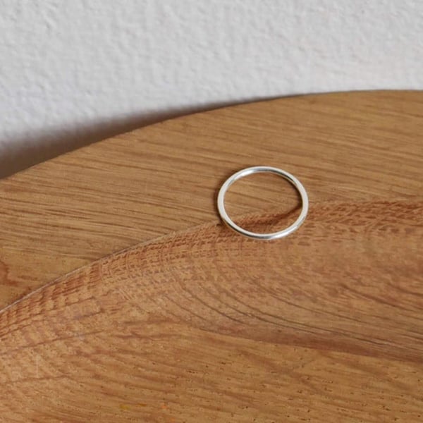 Image of Silver String ring