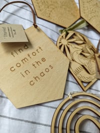 Image 3 of FIND COMFORT IN THE CHAOS WOODEN PLAQUE