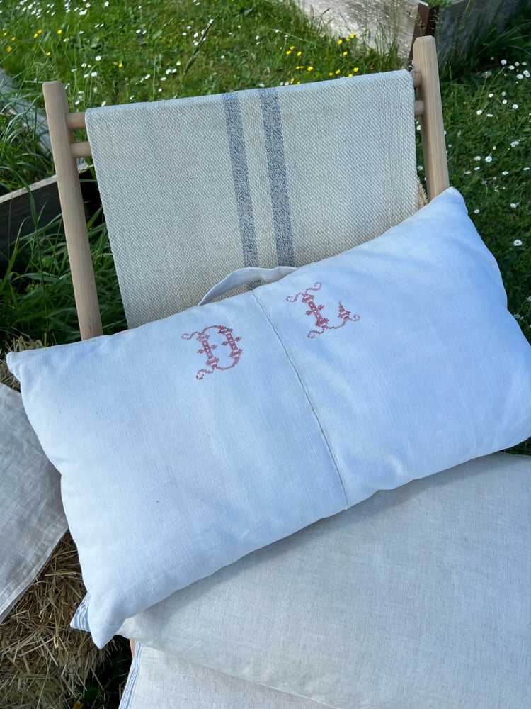 Image of Coussin lin ancien Monogramme DL 