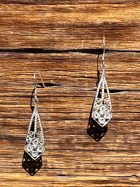 Image of Medium Pointed Filigree Earrings 