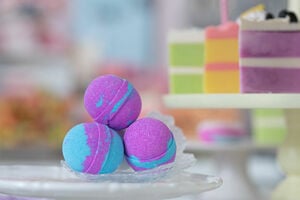 Image of Bubble & Fizz Signature Scent Bomb