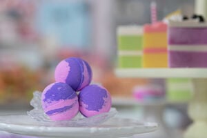 Image of Very Berry Vanilla Fizzy Bomb