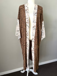 Image 3 of Kimono Coffee Colour Paisley with White Leopard print trim