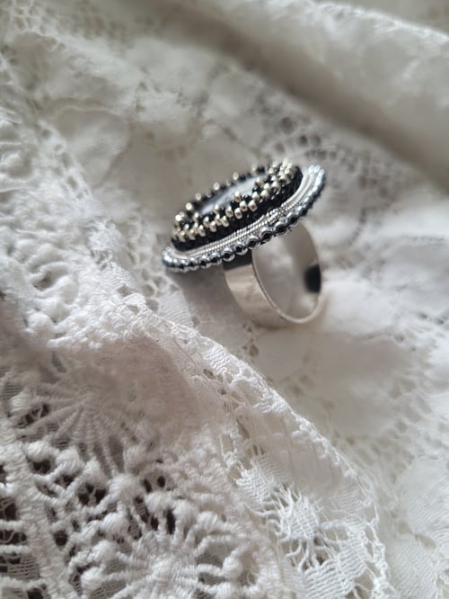 Image of Bague brodée OPALE NOIRE