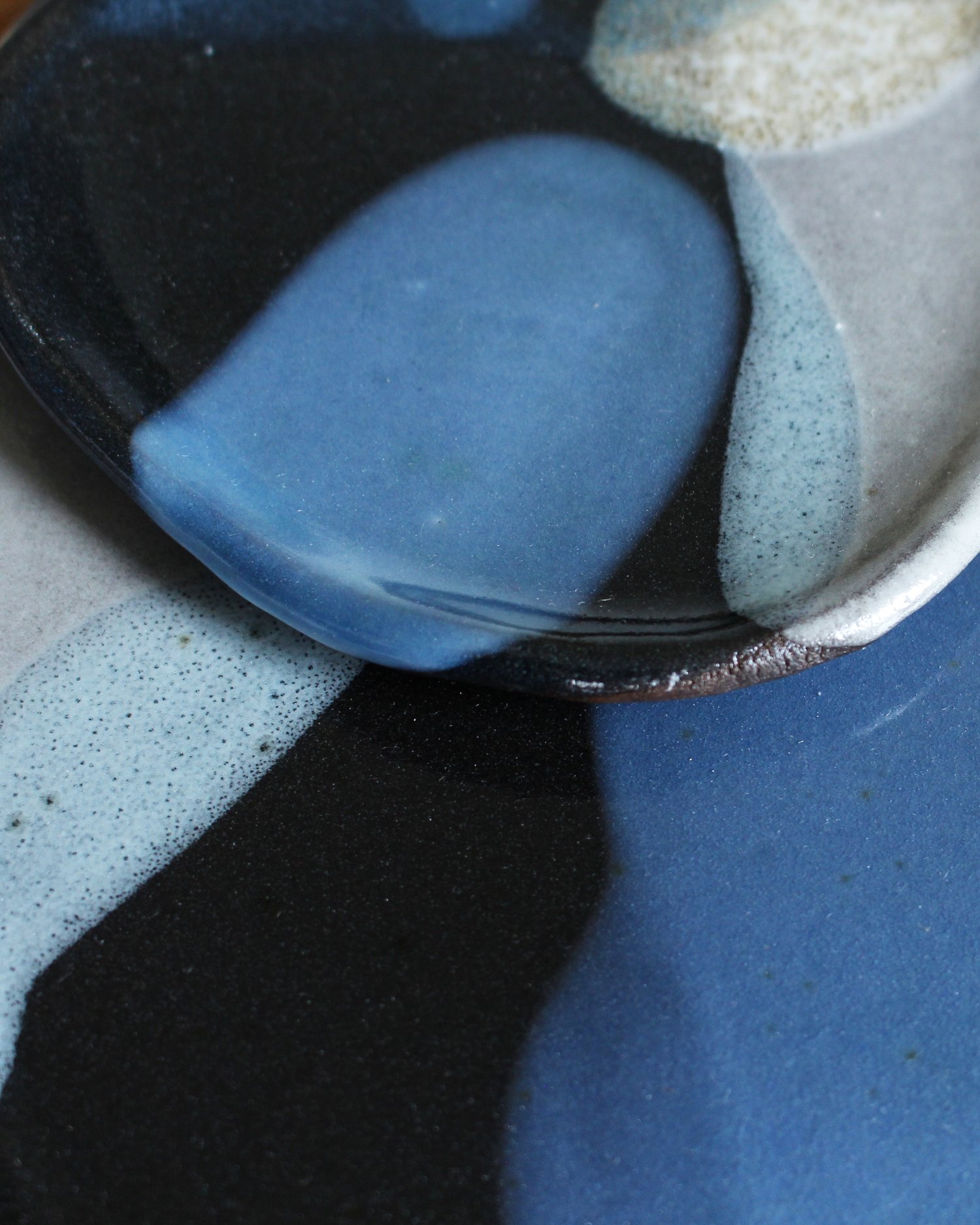 Image of Plate - Blue Pour Patterning No. 4
