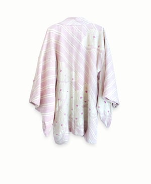Image of Kort kimono af silke med prikmønster og blomster - vendbar