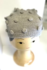 Image 2 of Dots hat light grey