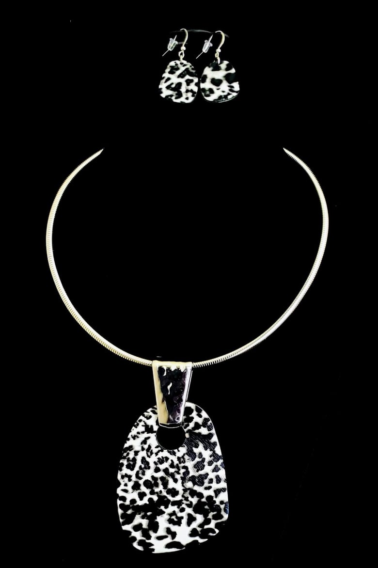 Image of Black & White Necklace Set