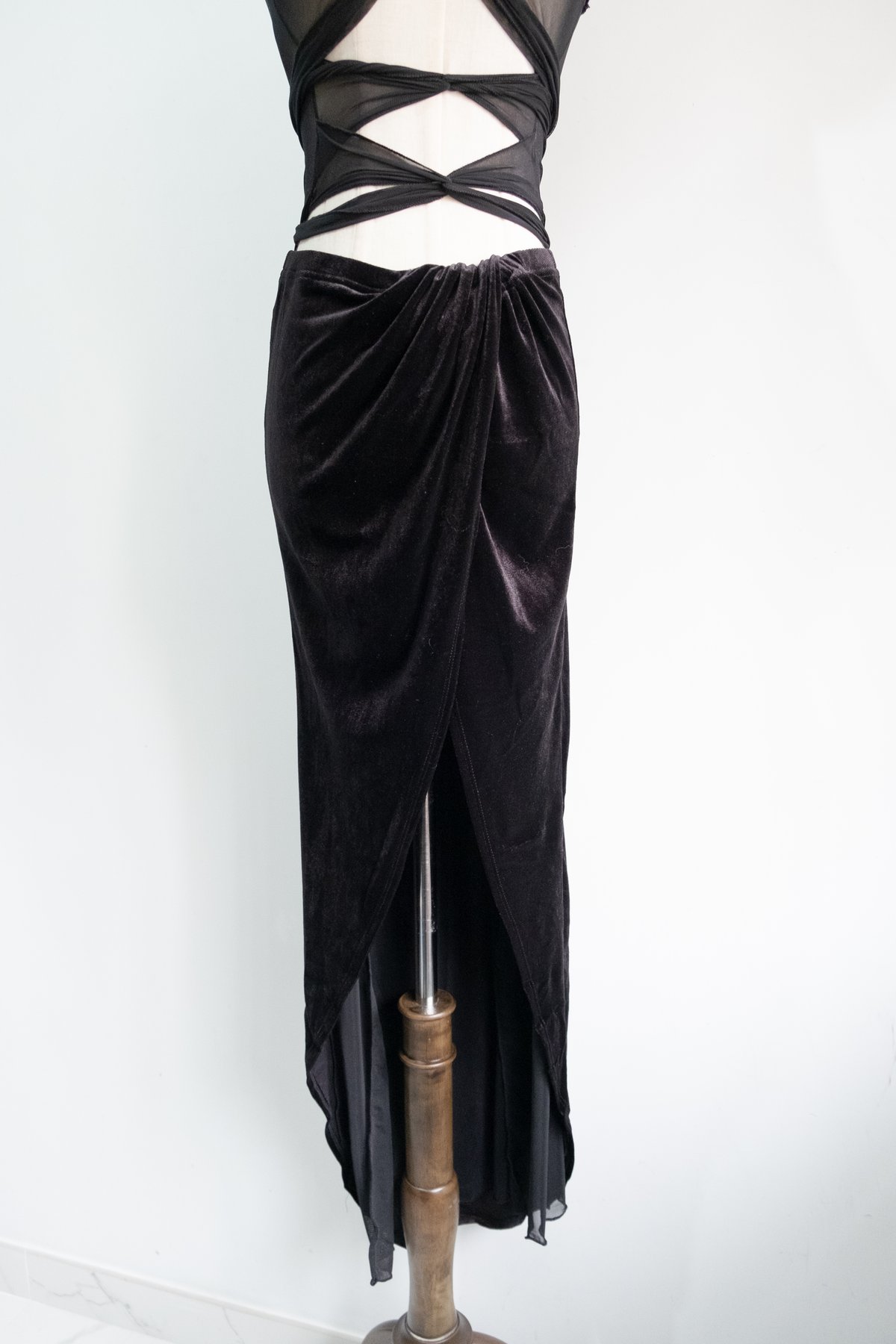 Image of SAMPLE SALE - Unrelease Velvet Skirt