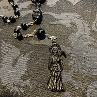 Image 2 of SANTA MUERTE - BLACKED OUT ROSARY