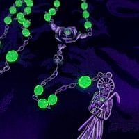 Image 2 of SANTA MUERTE - URANIUM GLASS ROSARY