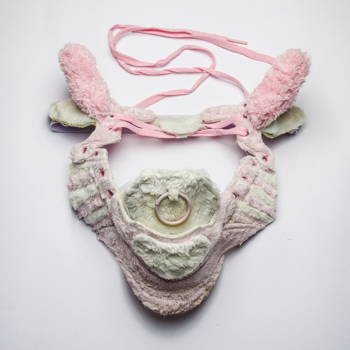 Image of SNEAKER HORN MASK  / JS AD /  PINK WHITE