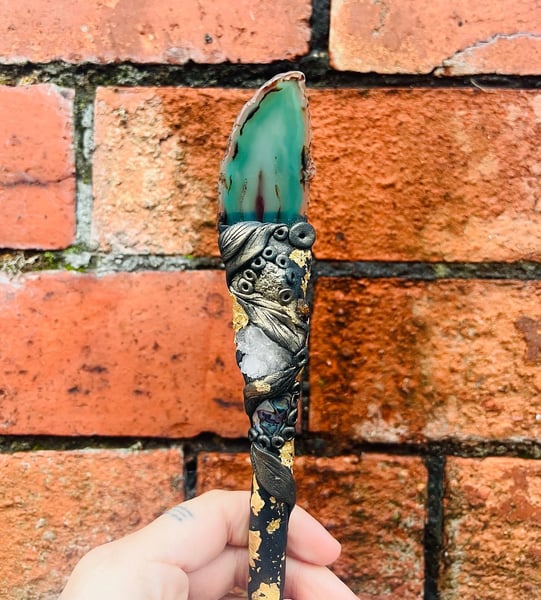Image of New moon manifesting pen green agate 