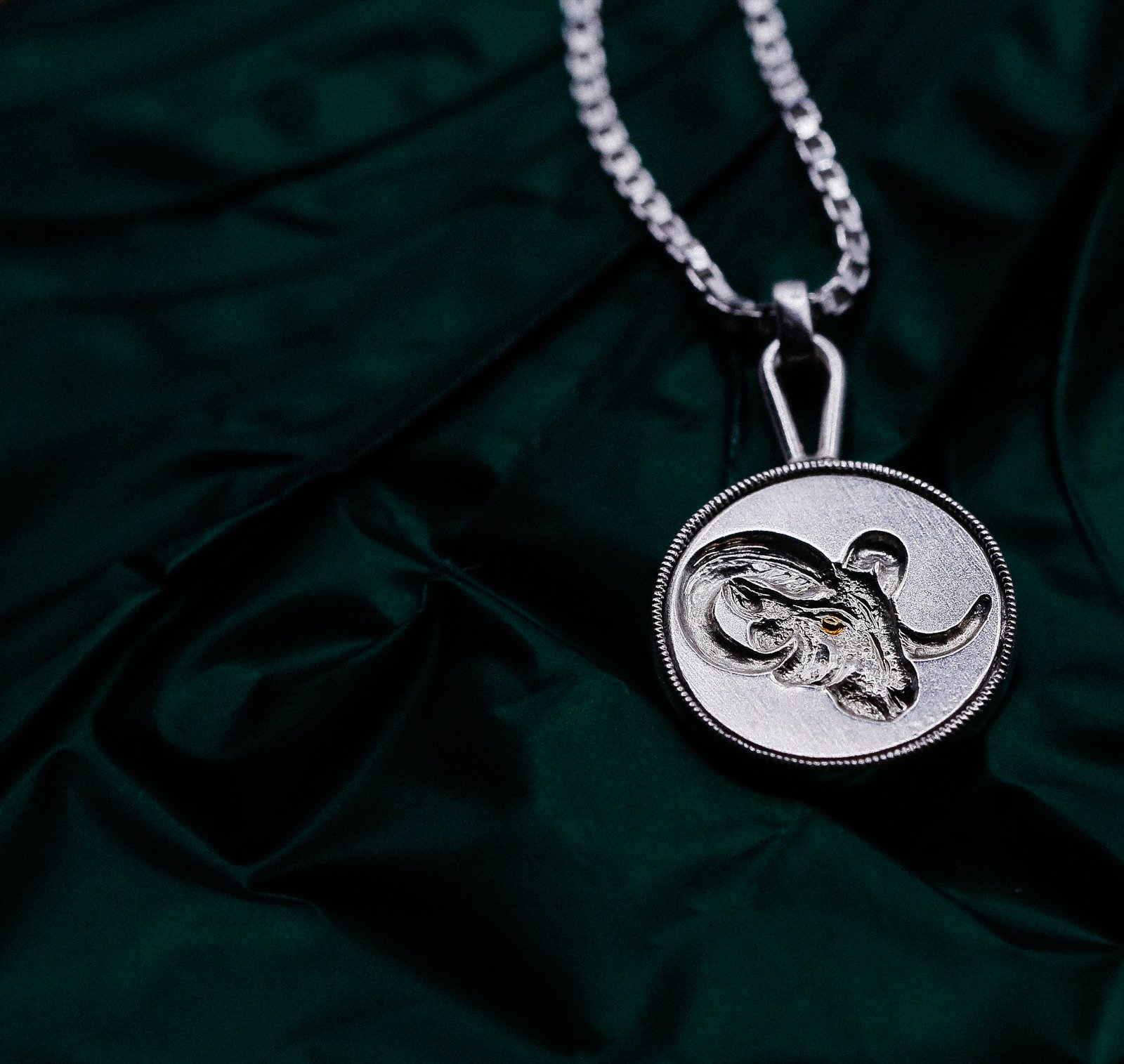 ram locket online