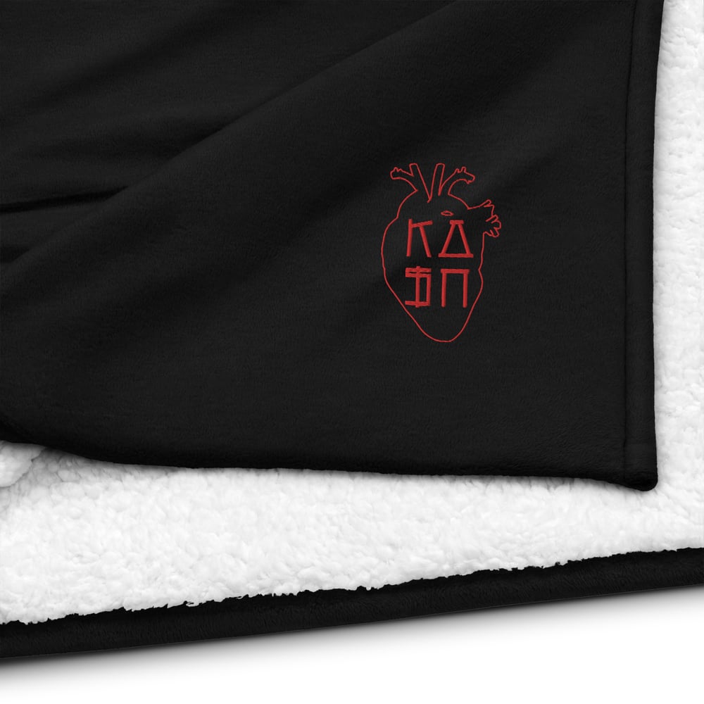 Image of KASHONLY HEART PREMIUM SHERPA BLANKET