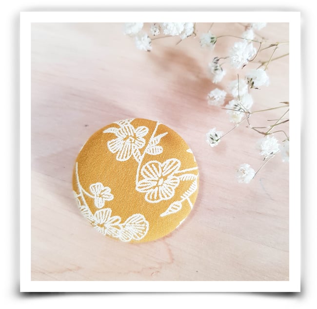Broche en tissu
