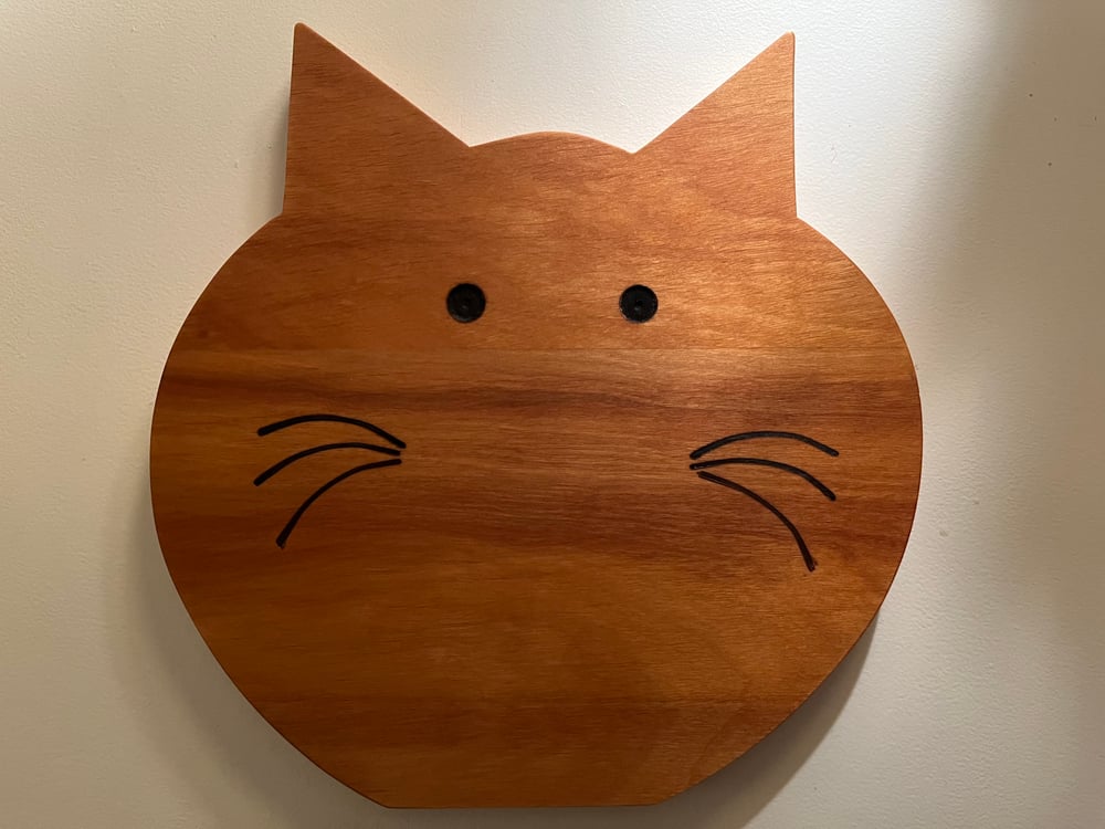 Image of Hardwood cat cutting/charcuterie board