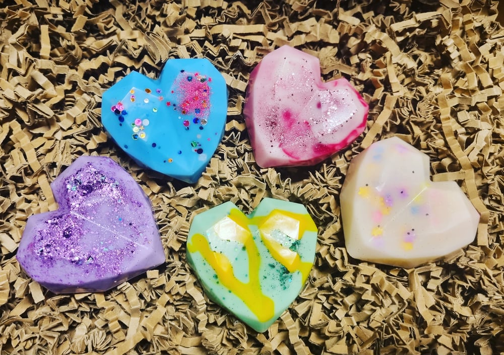 Image of SINGLE GEO HEARTS