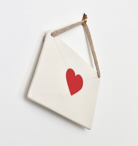 Image of :: La grande enveloppe ::