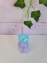 Image 1 of 3D gradient Bear phone holder