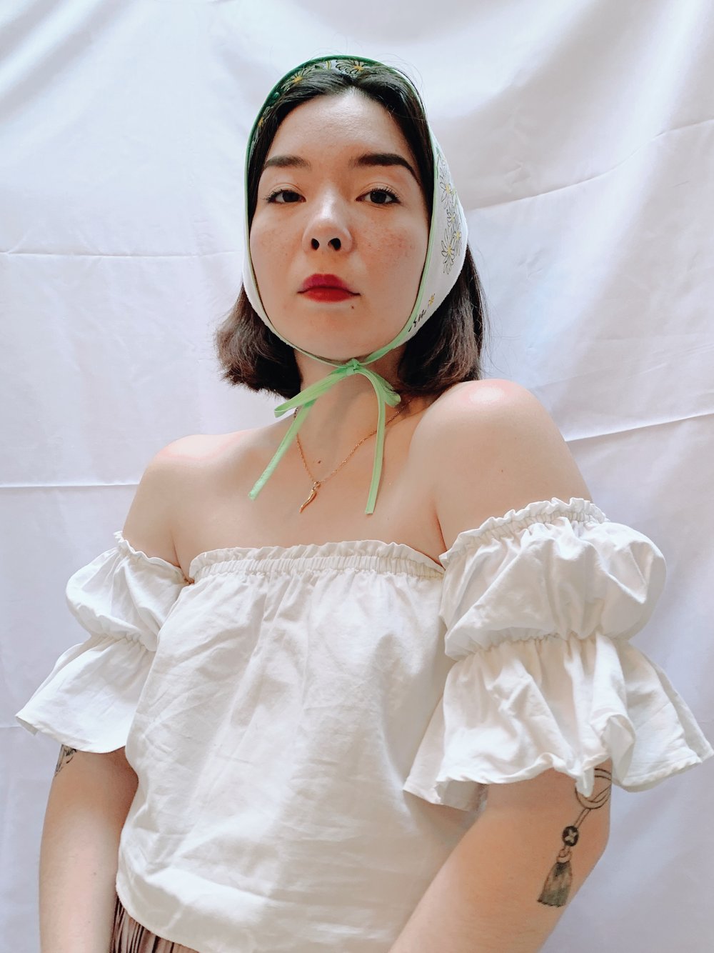 Image of Triangle Head Scarf — Vera Neumann Daffodils (Mint Green Ties)