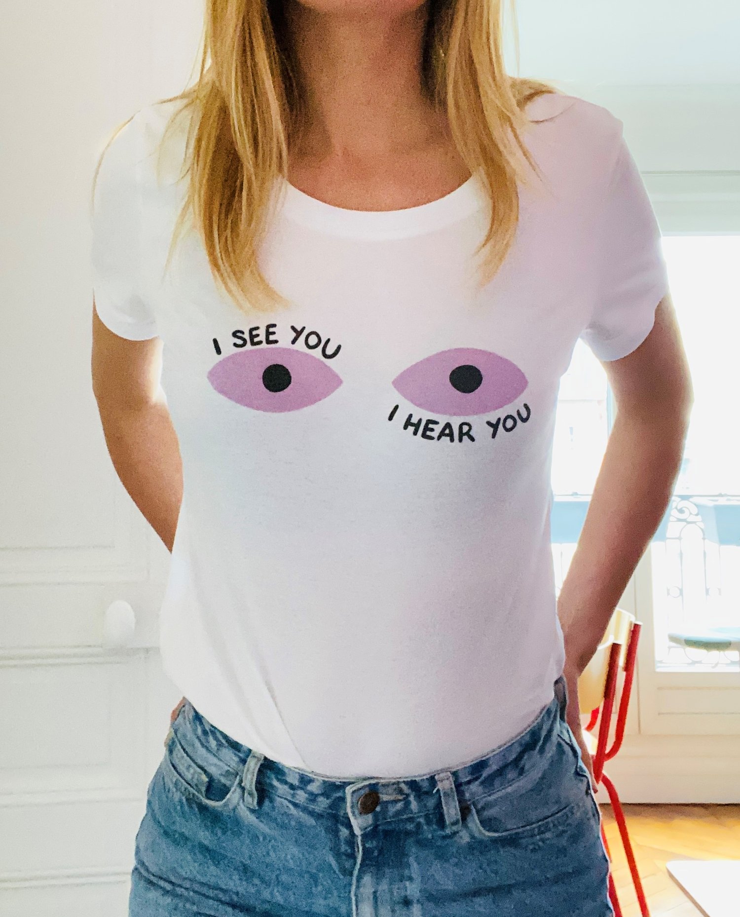 Image of Collab terminée - THE SIMONES X TIFFANY COOPER - Tee-Shirt blanc "I SEE YOU"