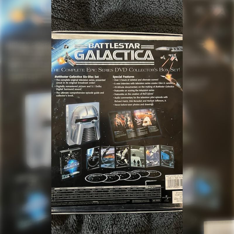 Battlestar Galactica "Complete Epic Series" Collectors Edition 6 DVD Set + Free Signed 8x10