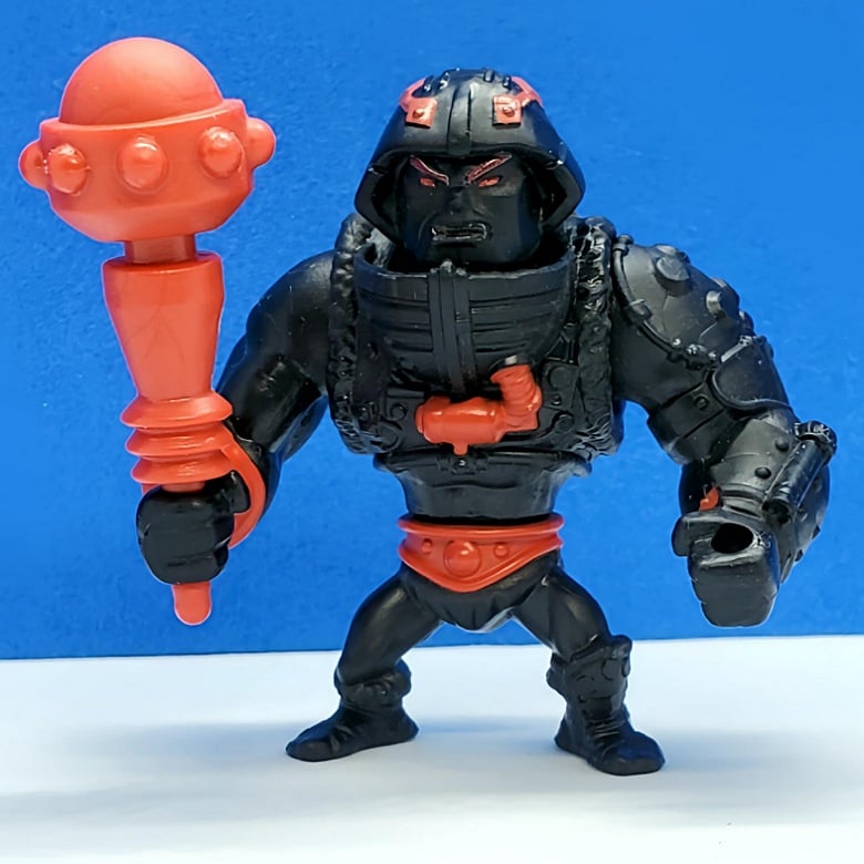 ANTI-ETERNIA MAN-AT-ARMS 