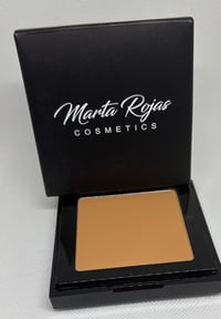 Image 1 of Matt finish compact powder Coca Cabaña 08