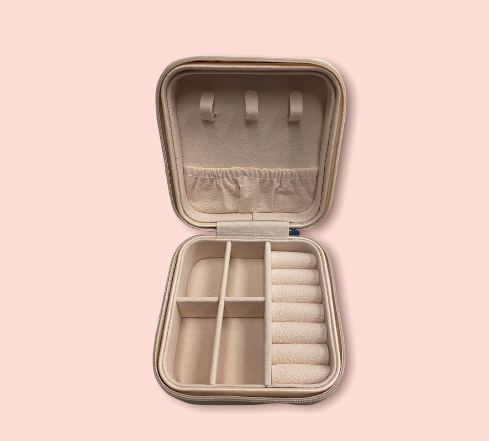 Image of LIGHT PINK COMPACT JEWELRY CASE
