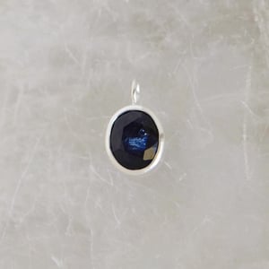 Image of Phan Thiet Dark Blue Sapphire oval cut silver necklace