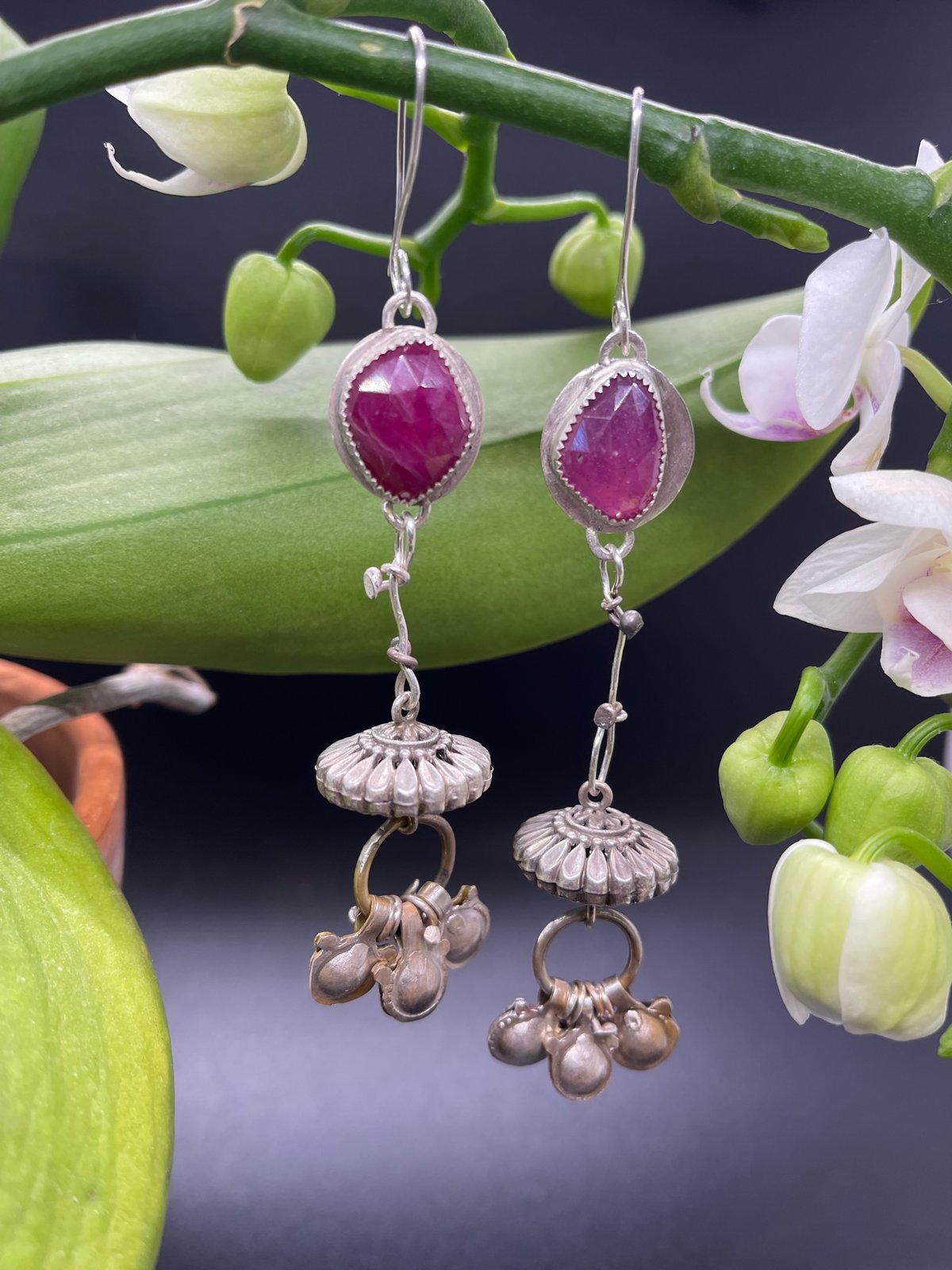 Beautiful Gold Antique Ruby Earrings - South India Jewels | Indian  jewellery design earrings, Jewelry design earrings, Gold jewellery design  necklaces