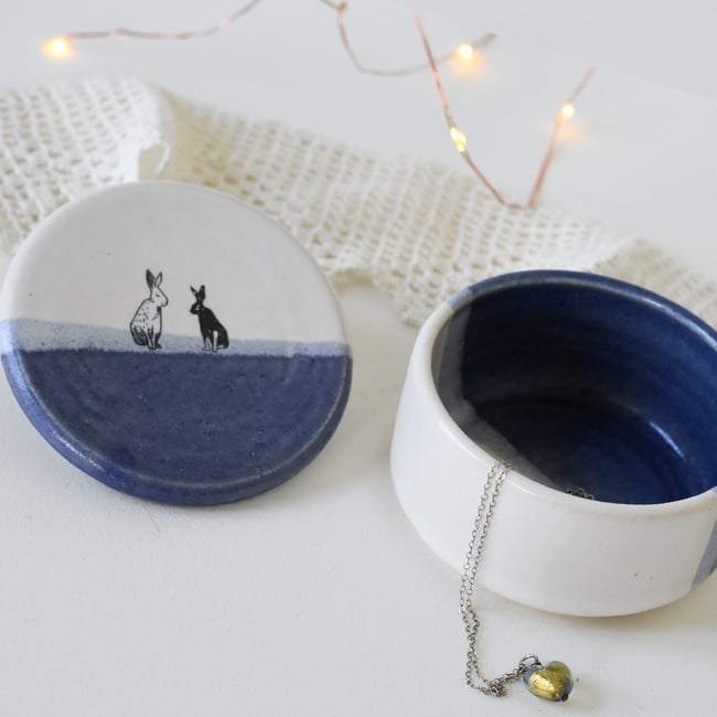 LIDDED BOX WITH BUNNIES/HARES