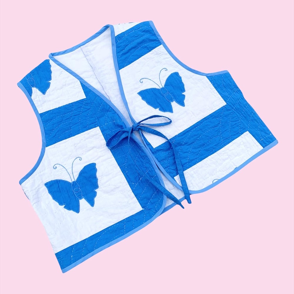 Image of Quilted Cropped Front-Tie Vest — Blue Butterflies